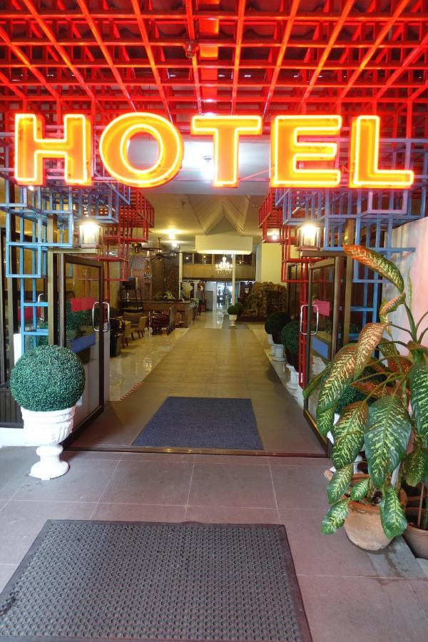 פאטאיה Serene Hotel מראה חיצוני תמונה